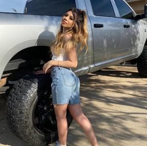 Meet your Posher, Marisol